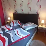 Und Rosi 아파트