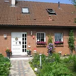 아파트 Und Rosi